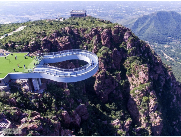 中国伏羲山:世界最长高空玻璃环廊建成 对外开放 大只500手机版